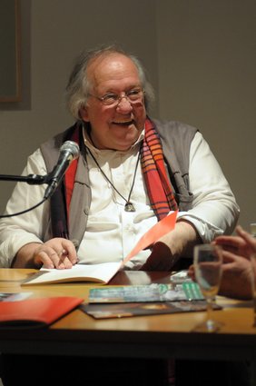 Uwe Herms 2013 bei einer Lesung im Literaturhaus in Kiel - (c) Marco Ehrhardt