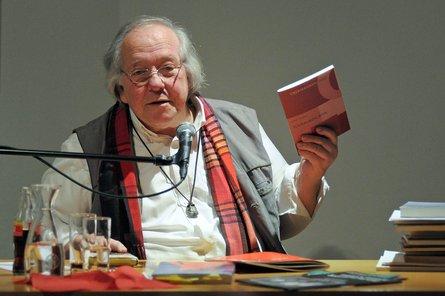 Uwe Herms 2013 bei einer Lesung im Literaturhaus in Kiel