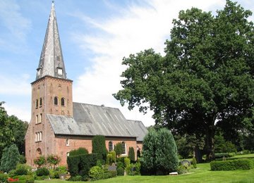 Breklumer Kirche, (c) Goegeo via Wikimedia Commons