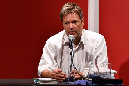 Robert Habeck bei einer Lesung im Literaturhaus Kiel