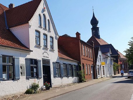 Hebbelmuseum und Kirche, Wesselburen, (c) Tourismusverein Wesselburen